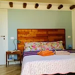 Go Go House Guest house 3*